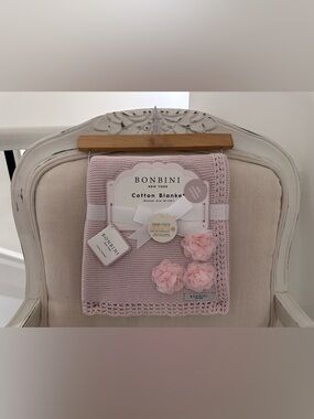 BONBINI New York Pink 100% Cotton Baby Blanket with Pretty Rosettes NWT